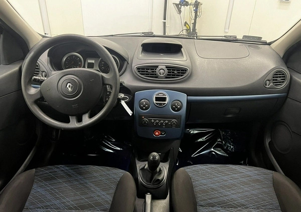 Renault Clio cena 9900 przebieg: 135000, rok produkcji 2006 z Międzylesie małe 92